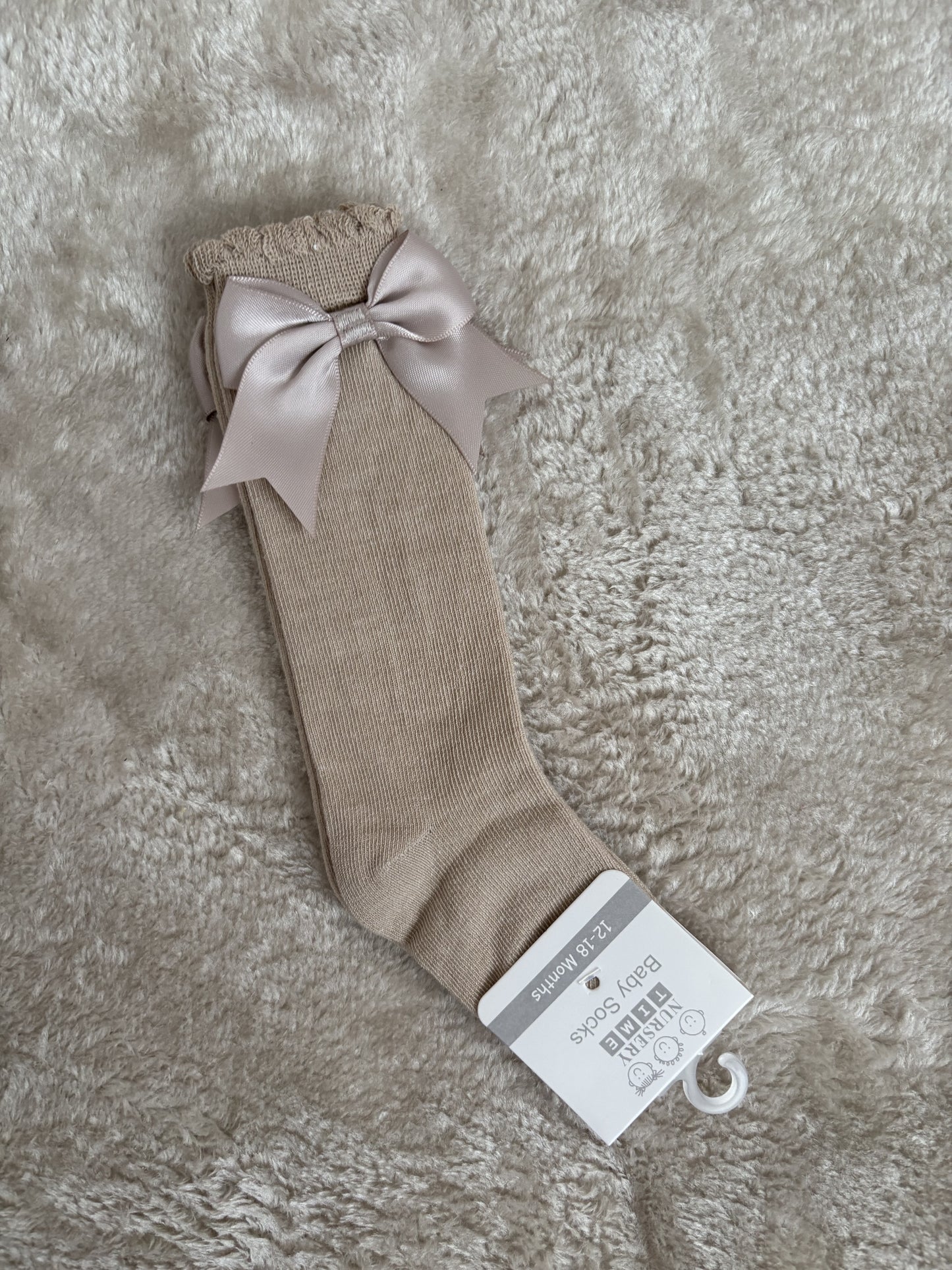 Beige girl bow socks